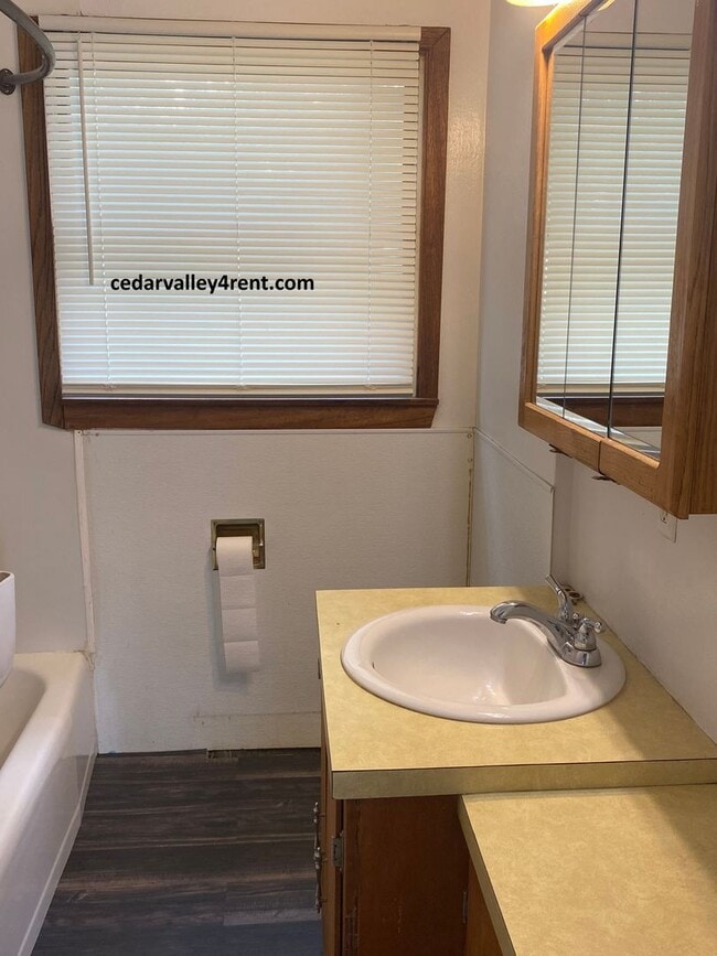 Photo - 717 Bismark Ave