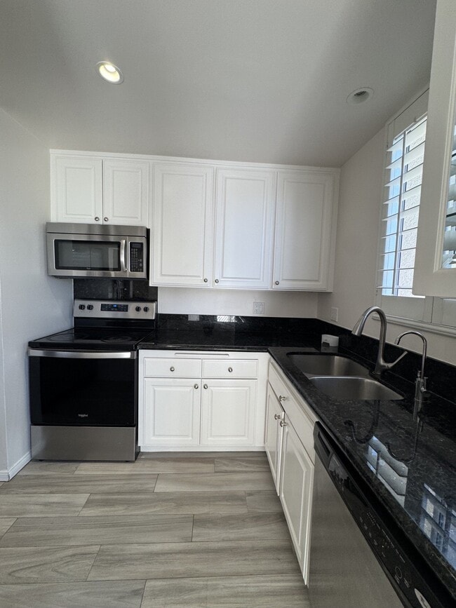 Building Photo - 10747 Wilshire Blvd Unit 603