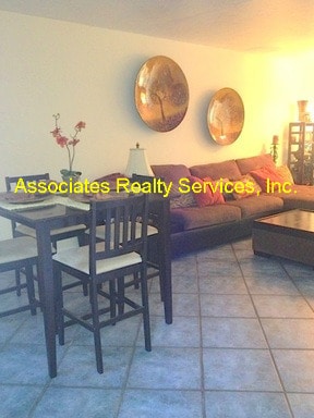 Photo - Nice 2 Br in Mill Run of SW 20th Ave! Great location! Must See!