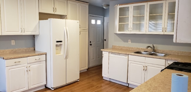 Photo - 86 Earlmoor Blvd