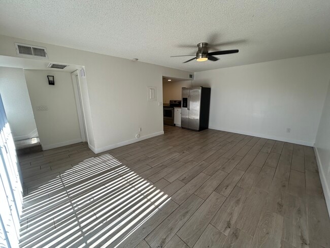 Photo - 2698 N 43rd Ave