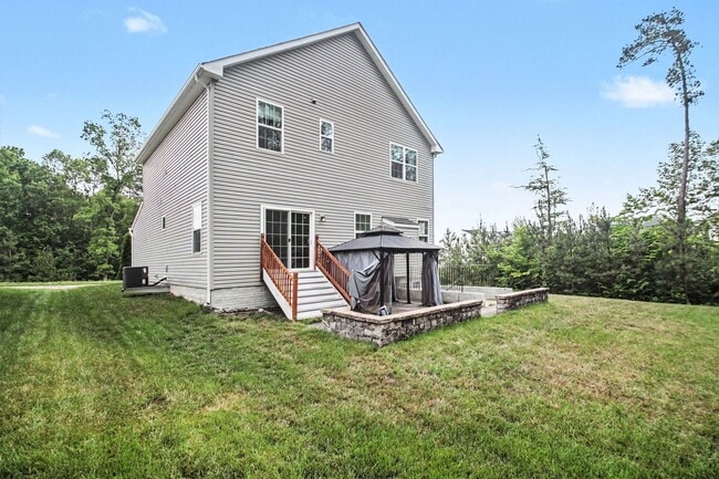 Photo - Stunning & Spacious 3-Level Single Family Home in Lees Parke – Move-In Ready!