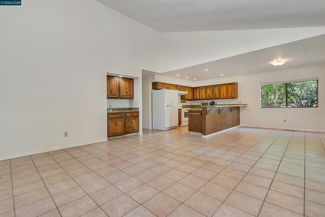 Photo - 332 Downham Ct