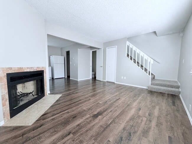 Photo - 516 Winnie Way