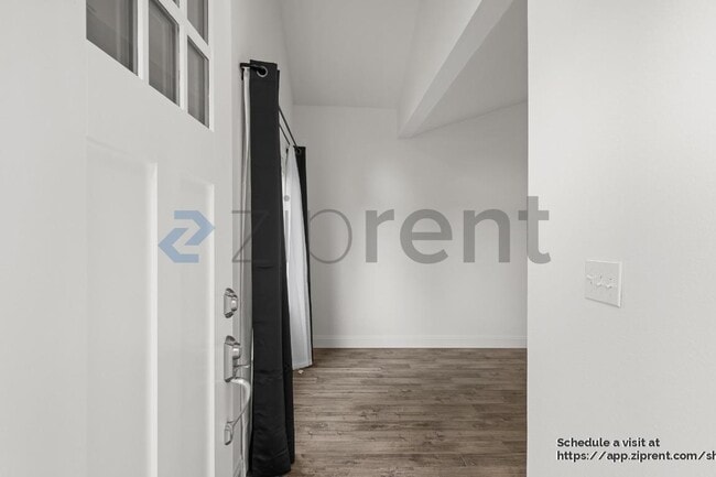 Photo - 106 Village Ct