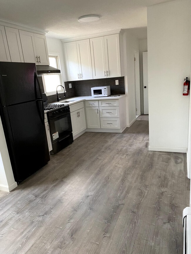 Building Photo - 222 66th St Rental