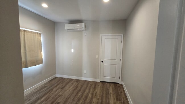 Building Photo - Casa Coco Unit B Rental