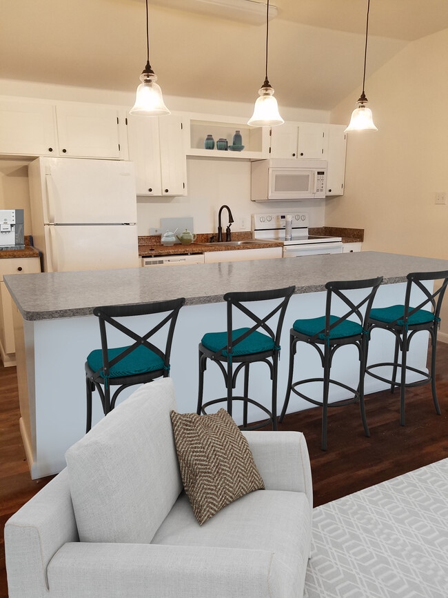 Cocina completa e isla - 1654 Skyline Dr Unidad 1