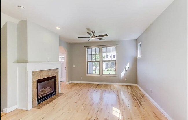 Photo - 2615 Elmira St