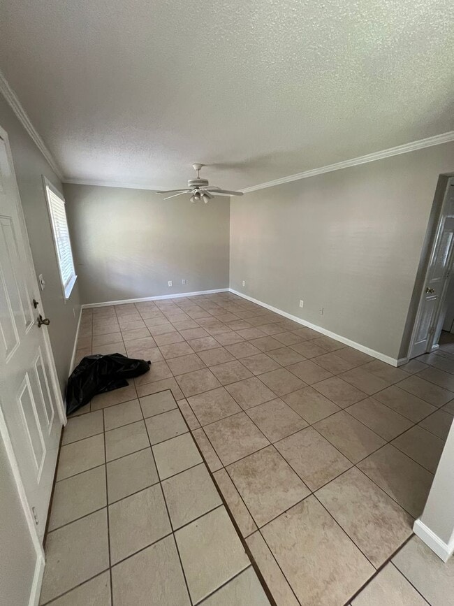 Photo - 2 Bed 1 Bath Near Campus! Water/Sewer/Trash Included In Rent!!