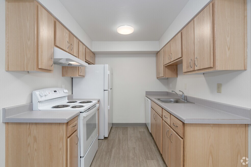 2 habitaciones, 1 baño, cocina de 950 pies cuadrados