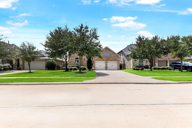 Building Photo - 2226 Falcon Brook Dr