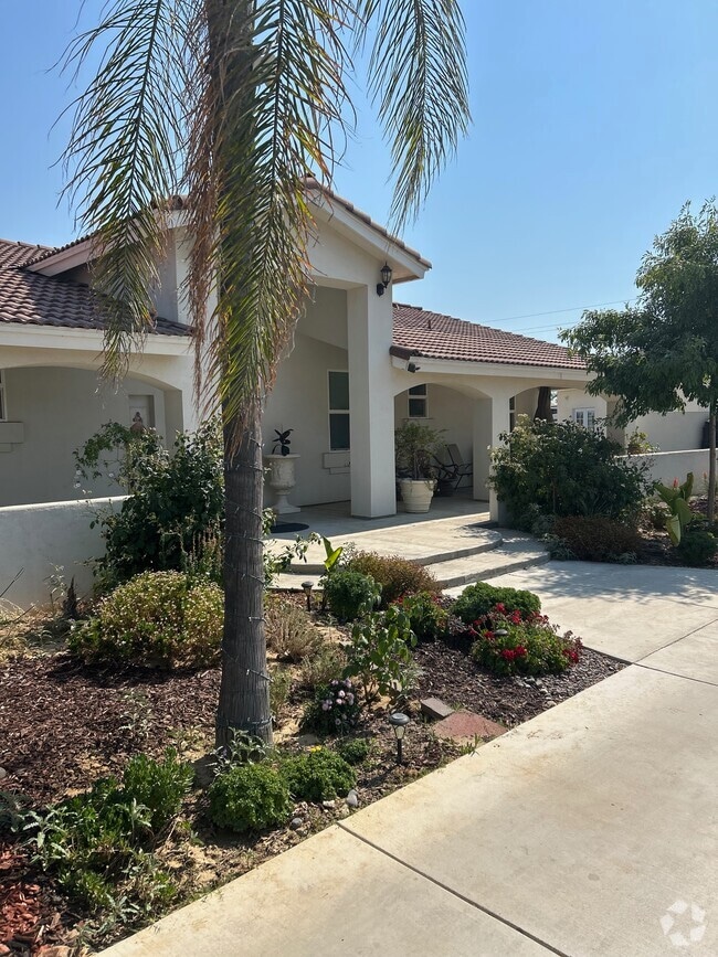Building Photo - 19491 Stallion Way Rental