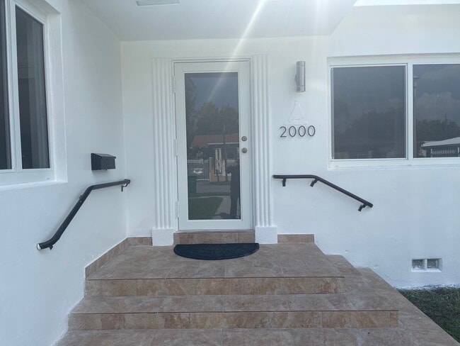 Building Photo - 2000 SW 17th St