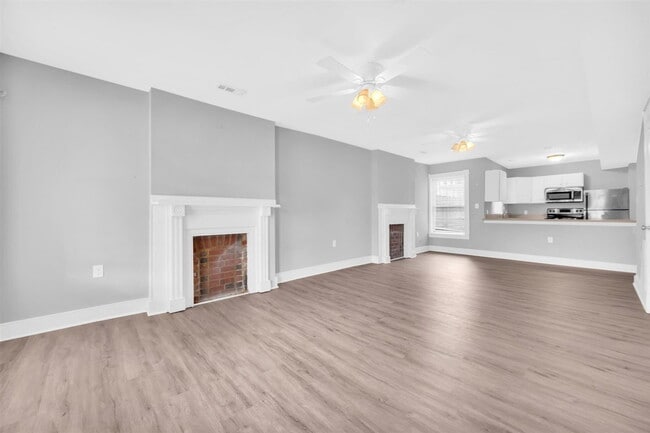 Photo - 1834 Parkwood Ave