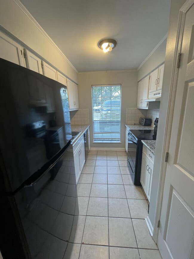 Photo - 7047 Meadow Park Ave