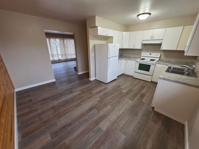 Building Photo - 1505/1507 Harding Ave Unit 1505 Harding Ave