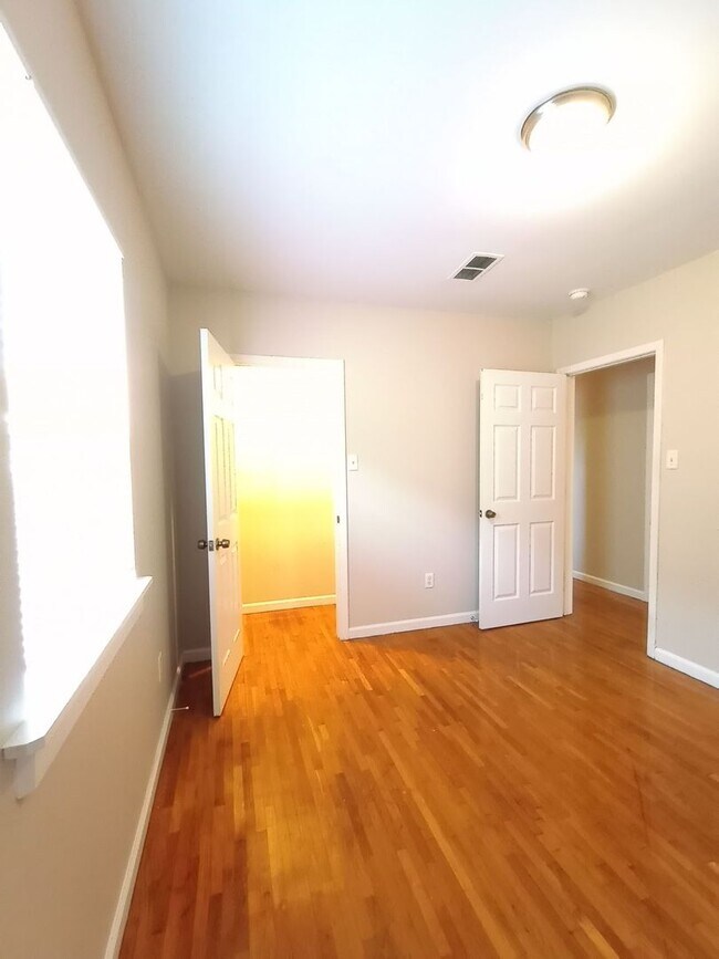 Photo - 4320 Banks St Unidad 4320