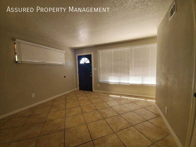 Photo - 6303 Yellowstone St