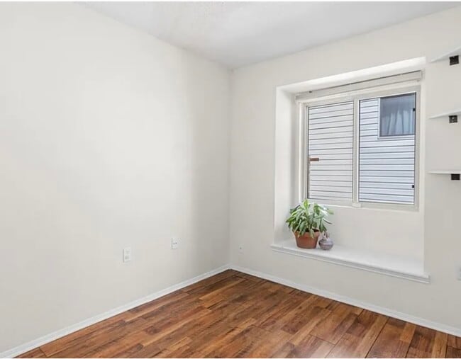 Photo - 9739 Wagon Train