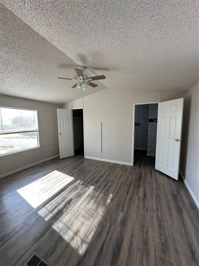 Photo - 530 Opal Ln