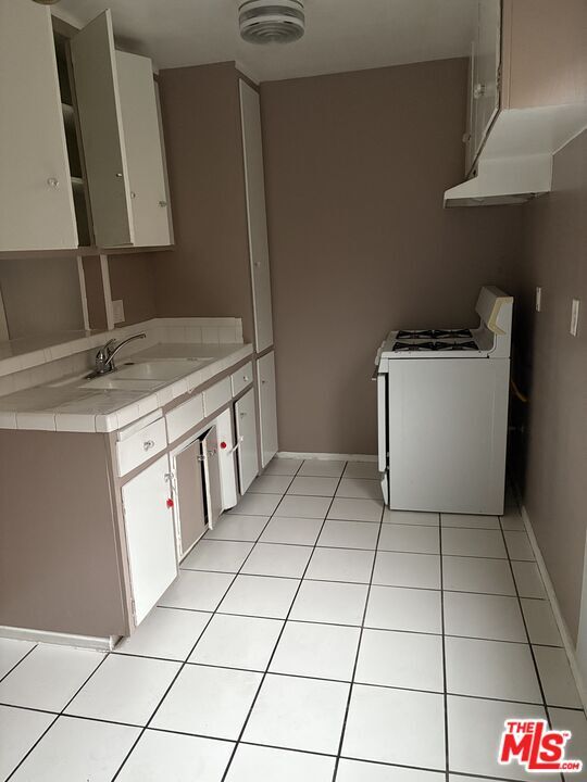 Photo - 961 S Kenmore Ave