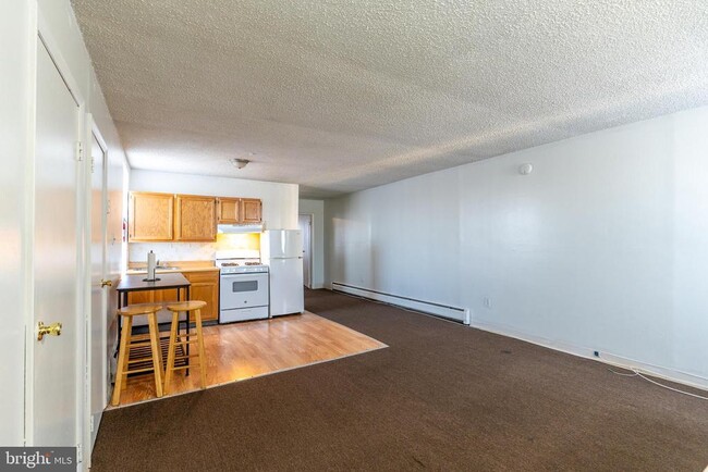 Building Photo - 2400 S 4th St Rental