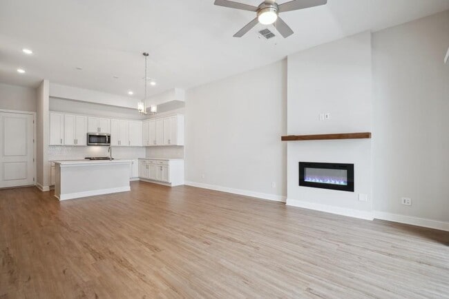 Photo - 704 Stickley Oak Way