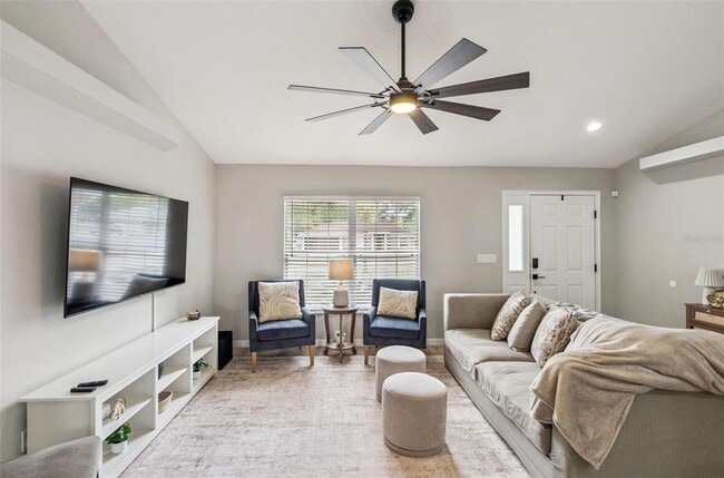 Photo - 165 Quail Oaks Cir