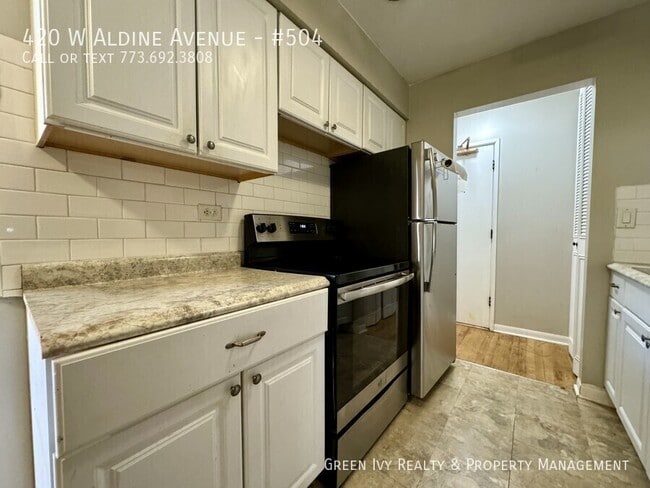 Building Photo - 420 W Aldine Ave Unit #504