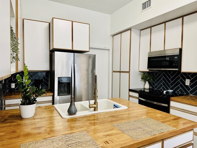 Photo - 1504 Southmore Blvd