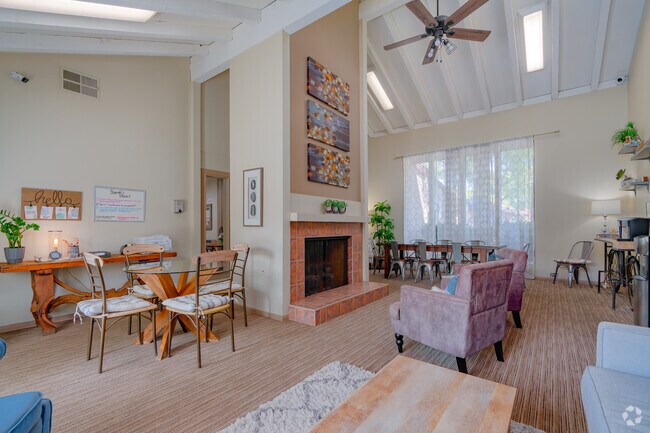 Clubhouse - Cranbrook Apartments