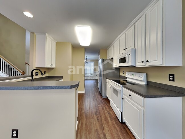 Photo - 11 Bittercrest Ct