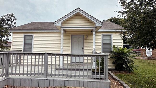 Photo - 3015 Hendricks Blvd House