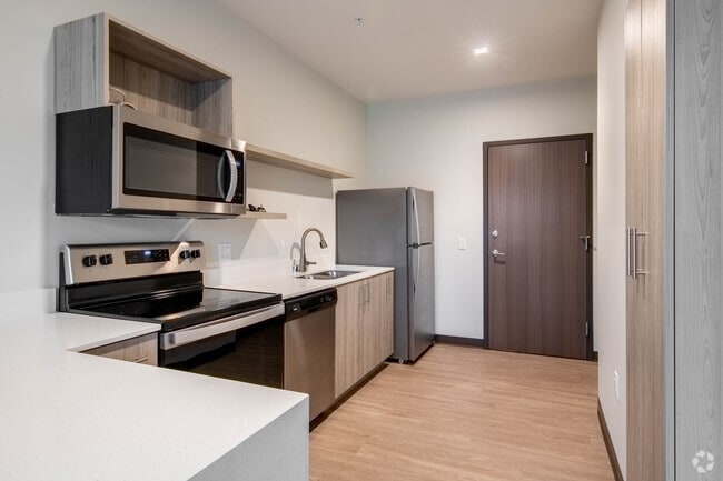 Studio, 1BA - 482SF