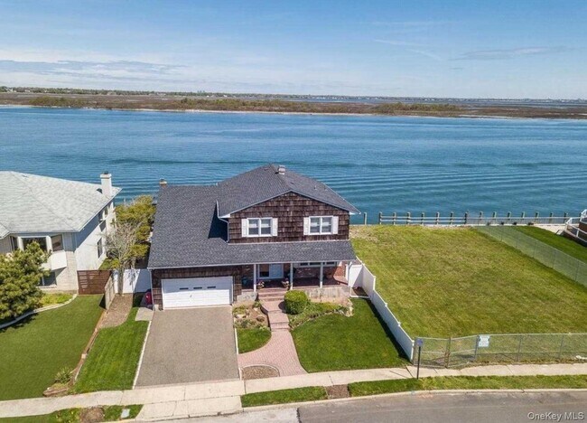 Photo - 215 Scott Dr