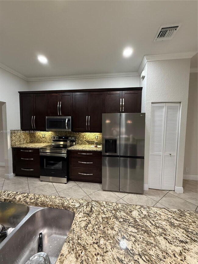 Photo - 1007 Nandina Dr