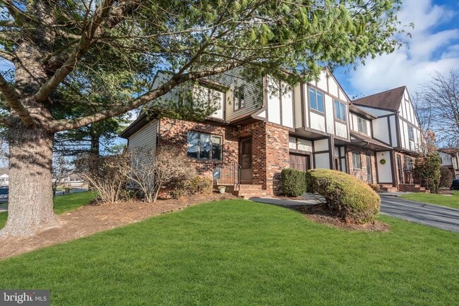 Building Photo - 2 Leicester Ln