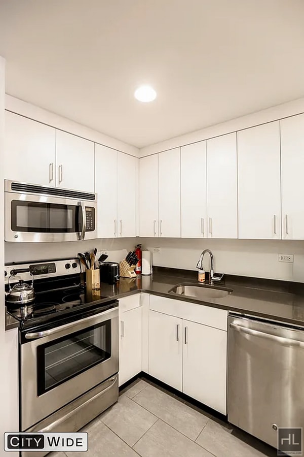 Photo - EAST 69 STREET Unidad 9L