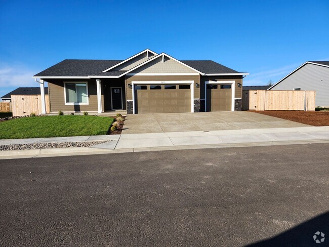 Building Photo - Located in Millersburg ~ Gorgeous 4 Bedroo... Rental