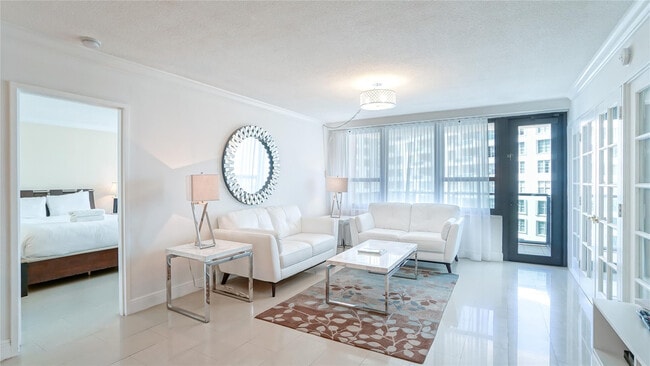 Photo - 5225 Collins Ave Unidad 1417