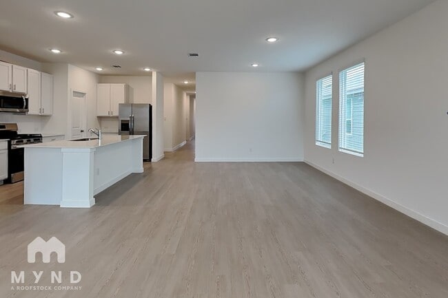 Photo - 10559 Ysasmendi Rdg