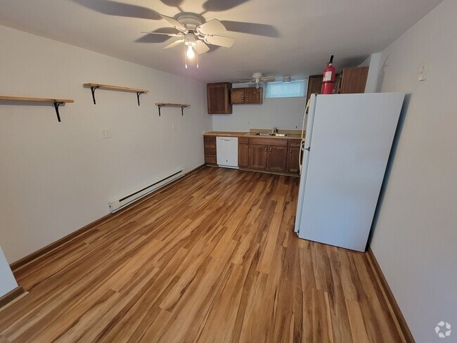 Building Photo - 1043 Madison St Unit Lower Rental