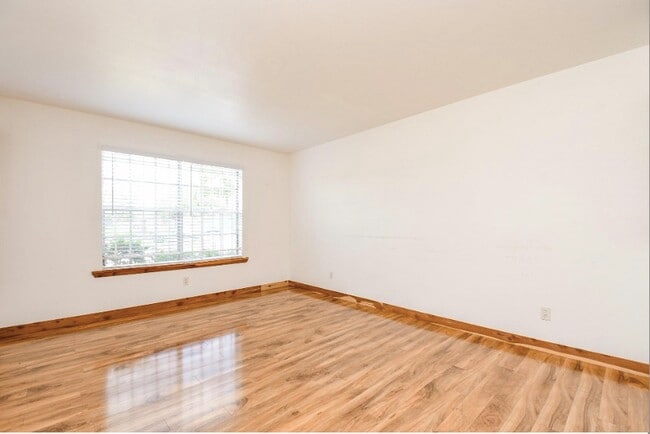 Photo - 7233 Beechnut St Unit A