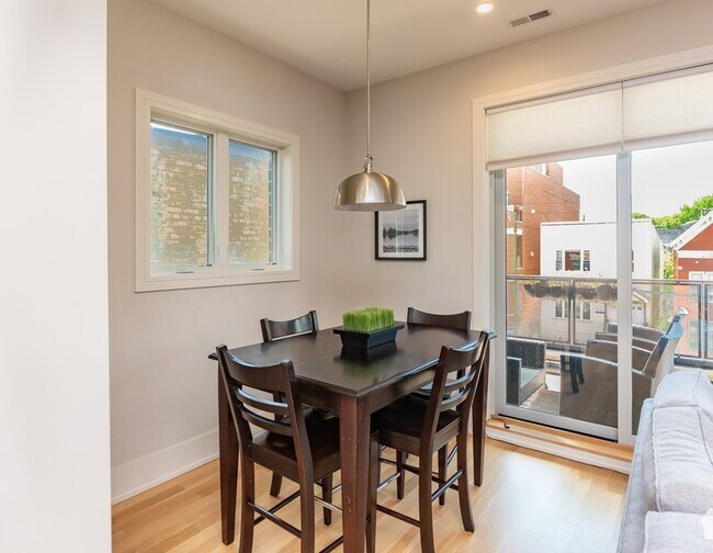 3049 N Clybourn Ave Unit 1