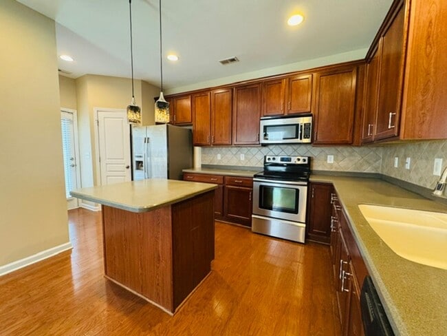 Photo - Gorgeous 3 Bedroom Townhome - Ready and Available