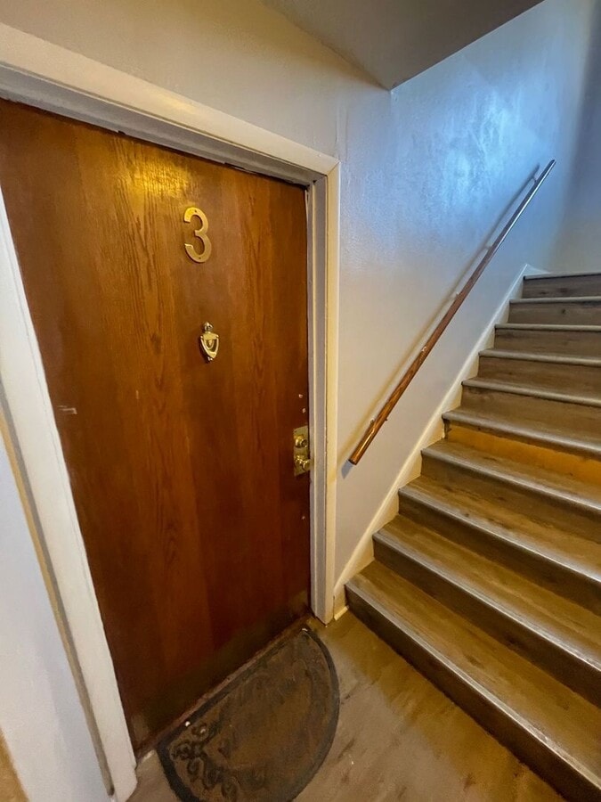 Photo - 2448 W Killbourn St
