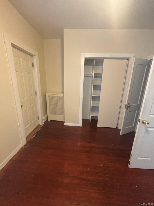 Photo - 139 New Hyde Park Rd Unidad 145