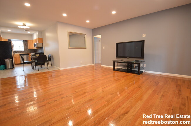 Photo - 170 Lake Shore Rd Condo Unit 2