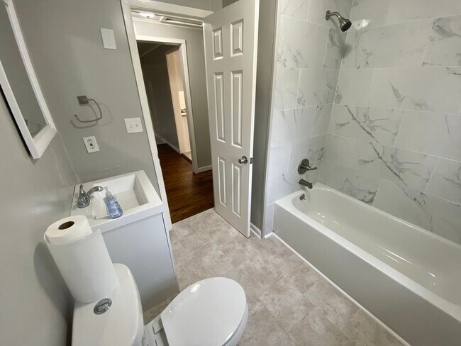 Photo - 203 S Fig St